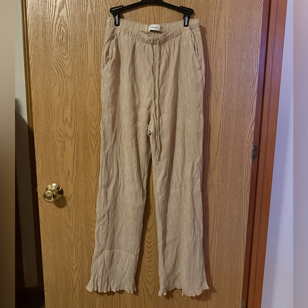 Abercrombie Beige Wide-Leg Crinkle Pants